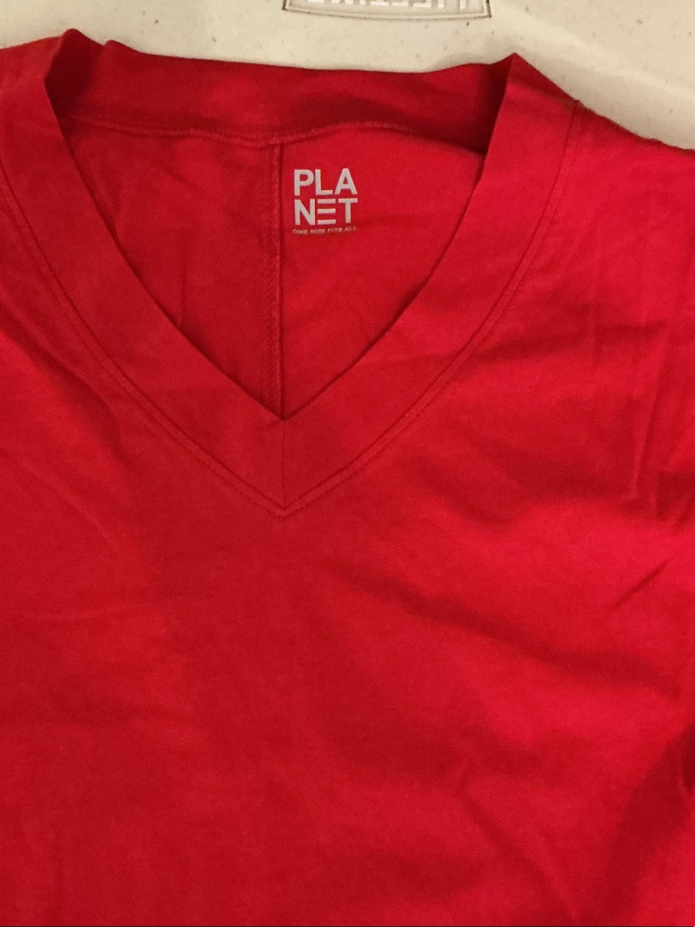 Planet ladies one size Red V-Neck Short Sleeve Tee